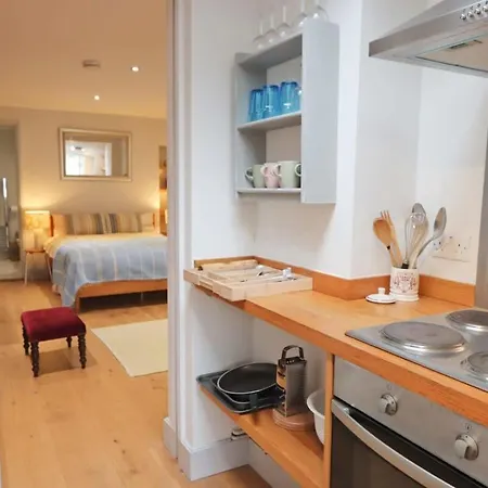 Richmond Terrace Apartment