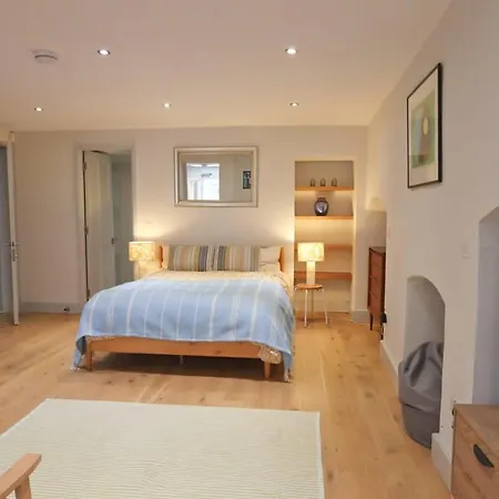 Richmond Terrace *